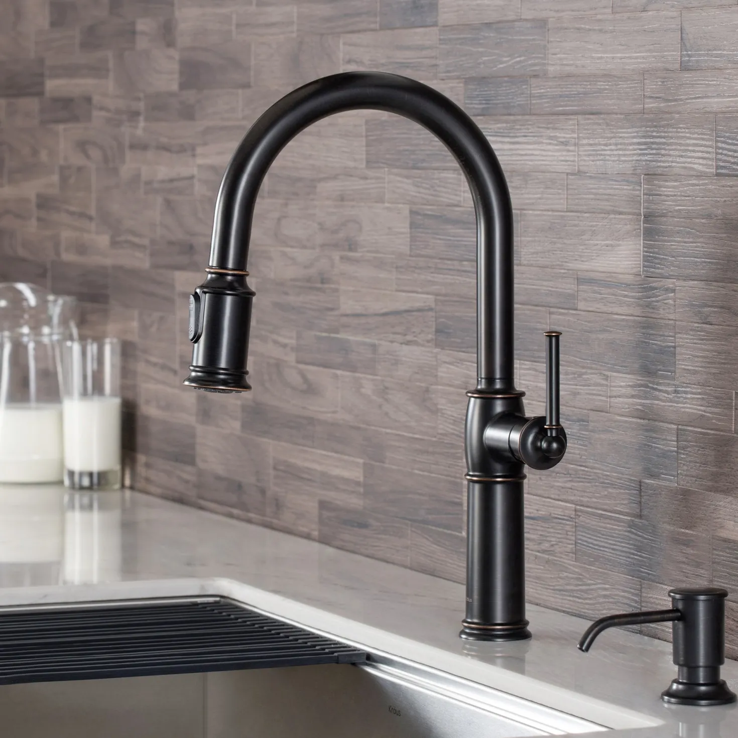 KRAUS Sellette Traditional Single Handle Pull-Down Kitchen Faucet in Oil Rubbed Bronze