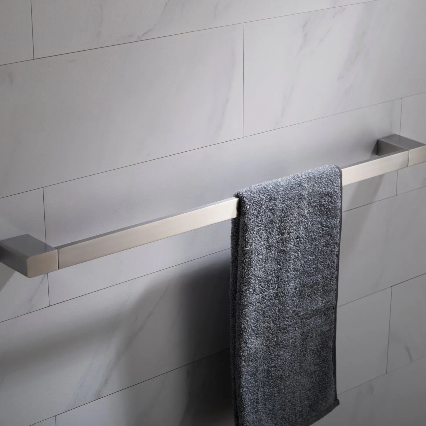 KRAUS Stelios 24-inch Bathroom Towel Bar