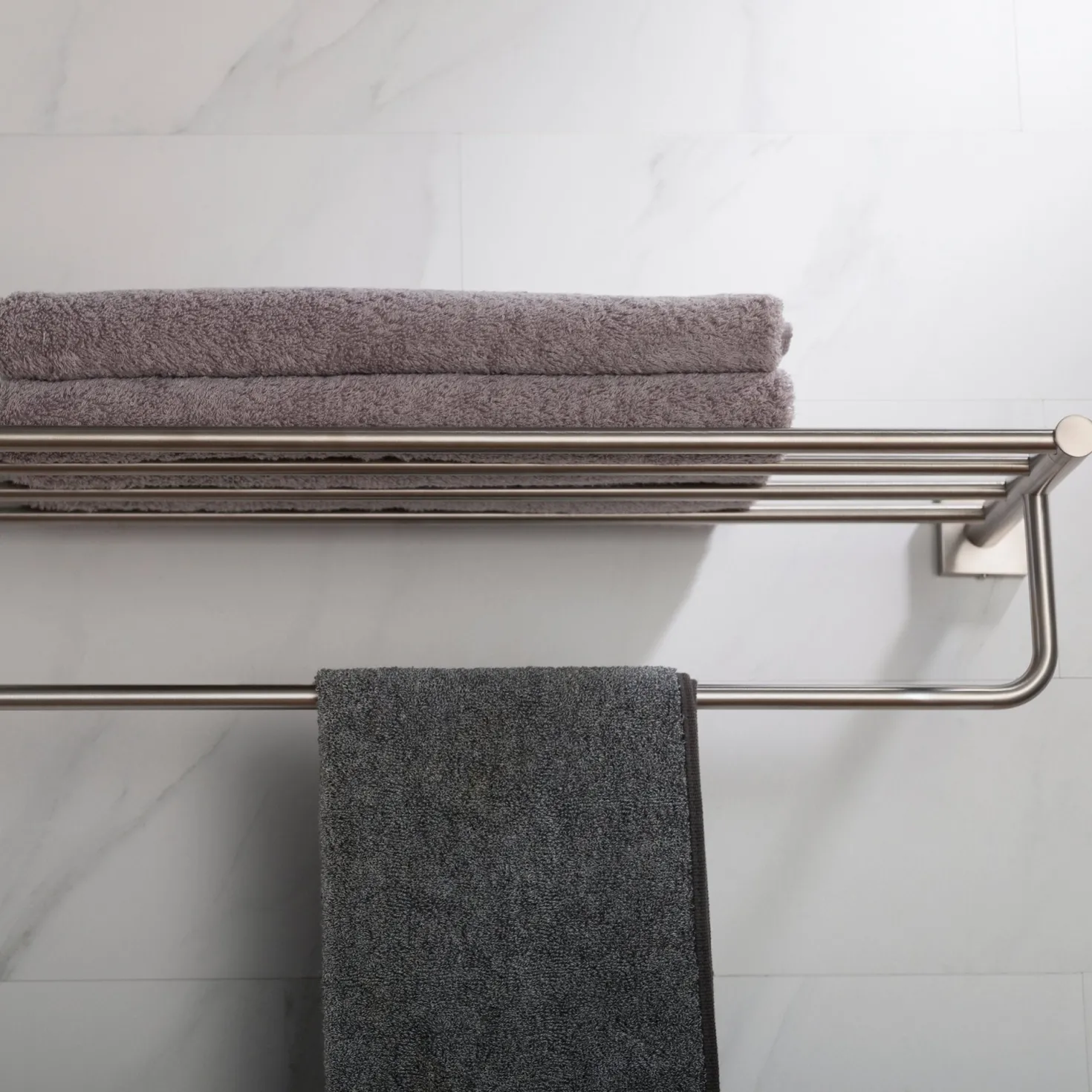 KRAUS Ventus Bathroom Shelf with Towel Bar