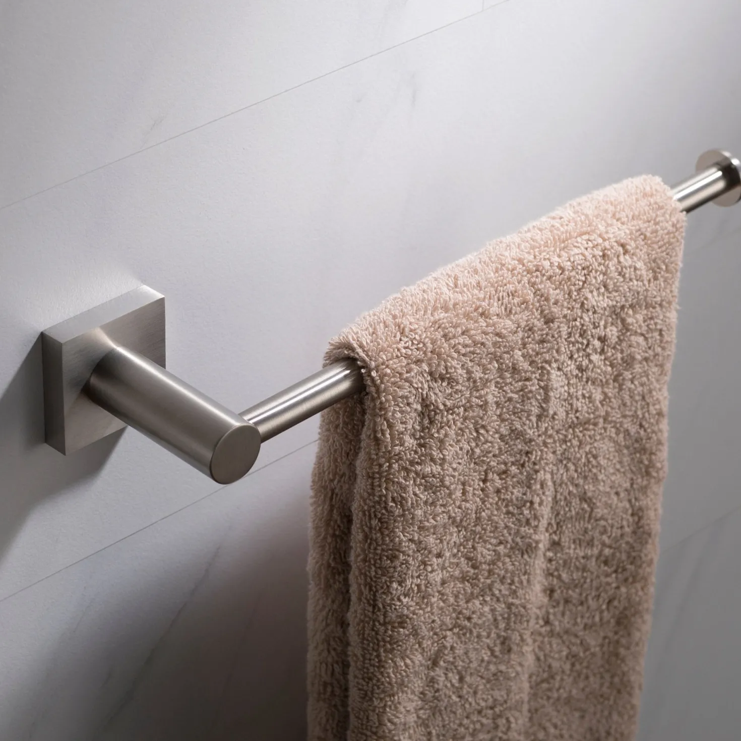 KRAUS Ventus Bathroom Towel Bar