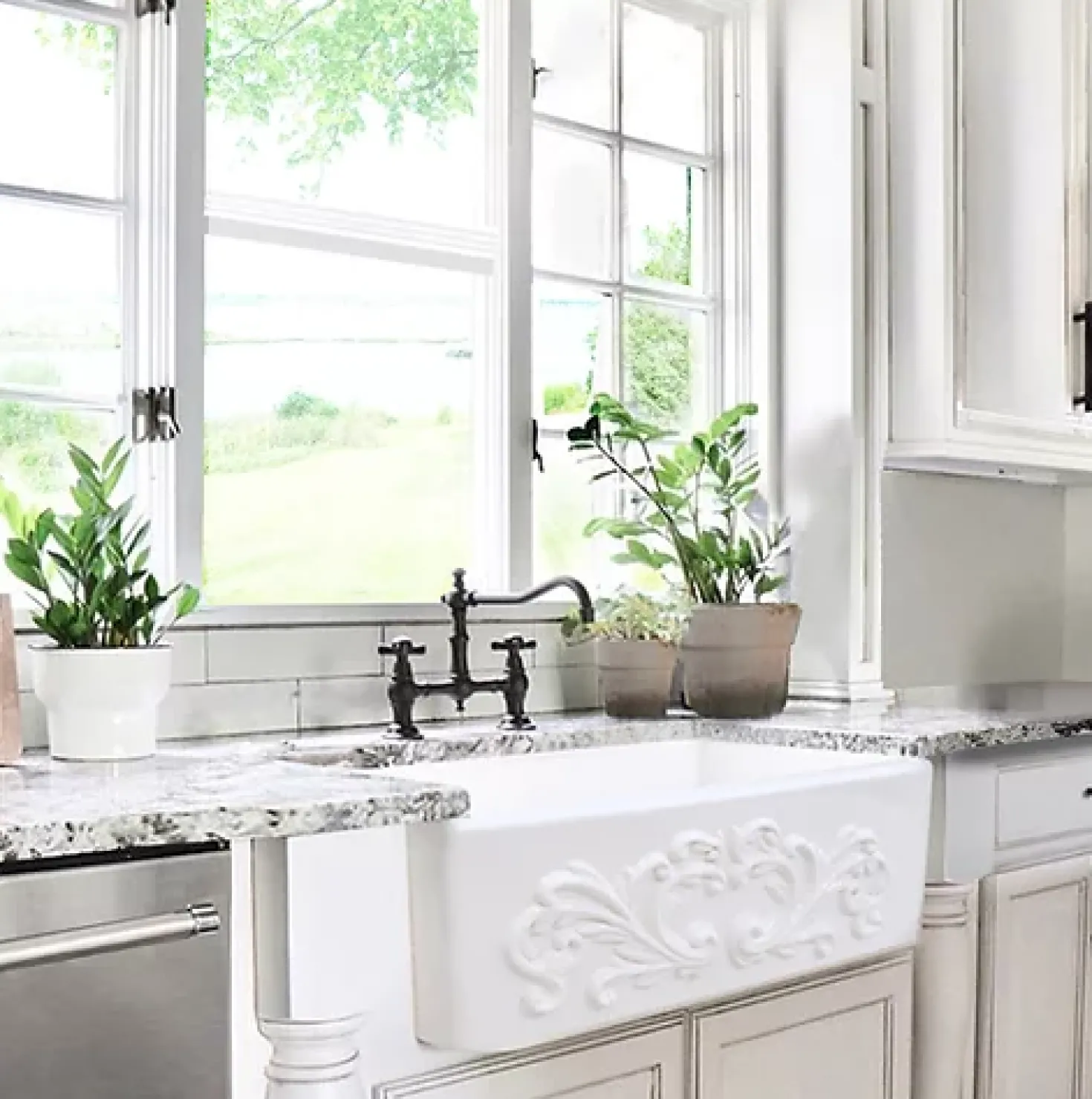 Nantucket Sinks 33" Farmhouse Fireclay Sink with Filigree Apron