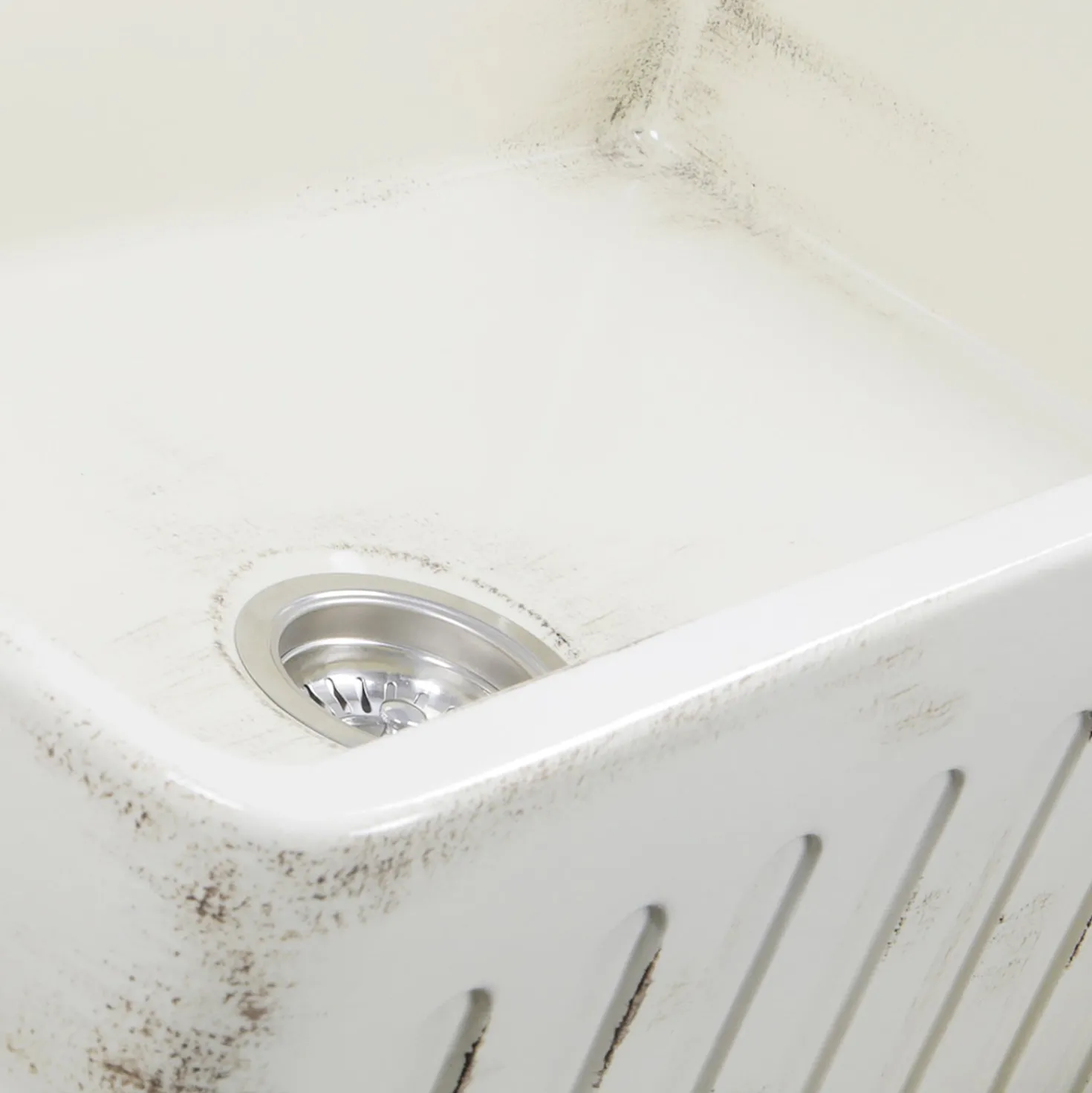 Nantucket Sinks 33" Farmhouse Fireclay Sink with Shabby Straw Finish