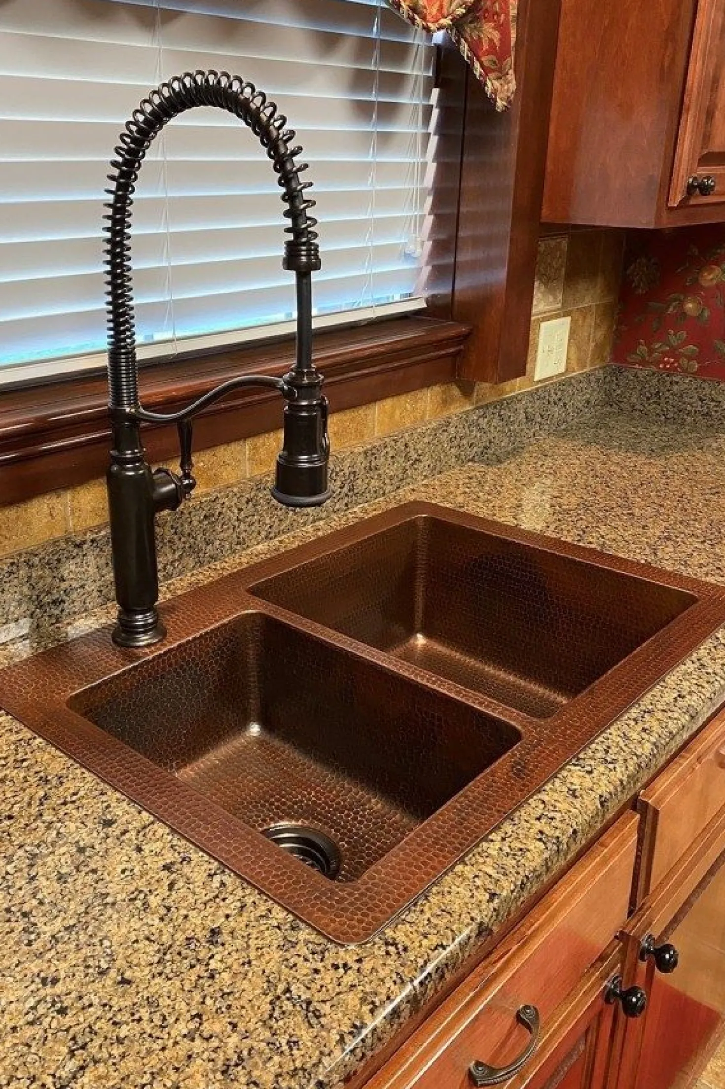 Premier Copper Products 33" Hammered Copper Kitchen 40/60 Double Basin Sink