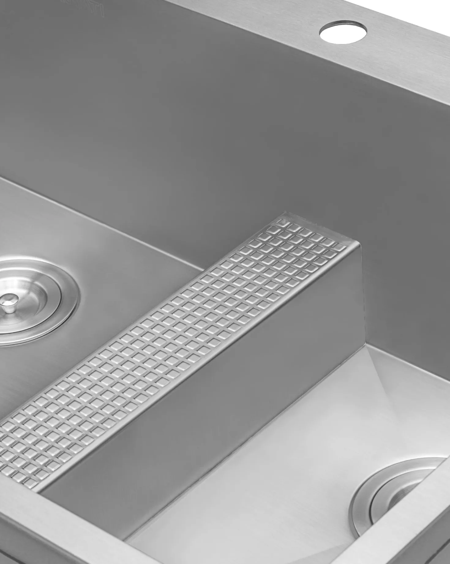 Ruvati 33" Drop-in Low Platform-Divide Zero Radius 60/40 Double Bowl 16 Gauge Topmount Kitchen Sink
