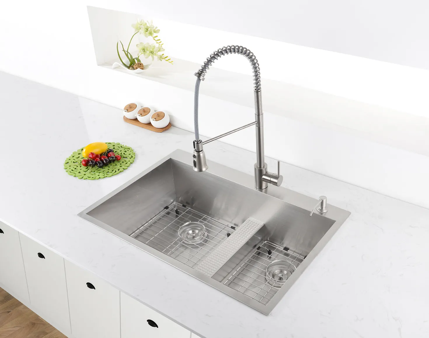 Ruvati 33" Drop-in Low Platform-Divide Zero Radius 60/40 Double Bowl 16 Gauge Topmount Kitchen Sink