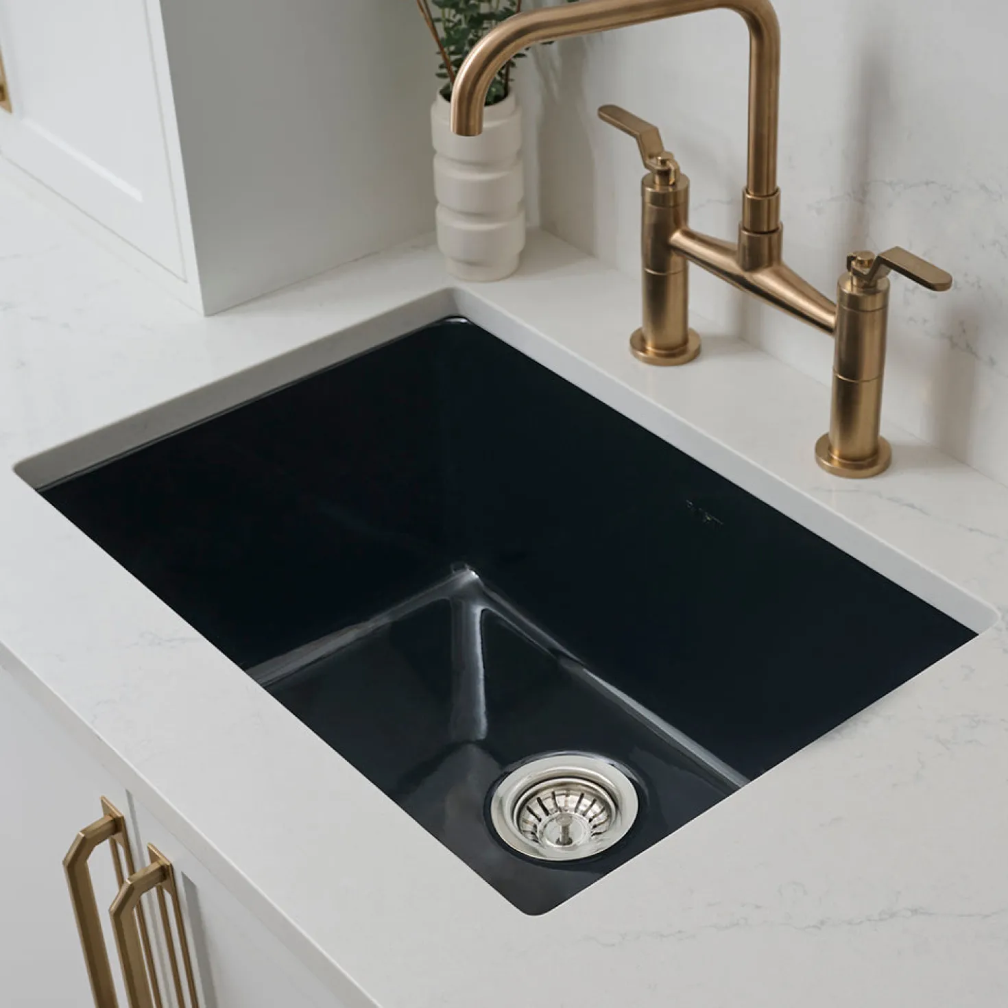 Ruvati 24" Fireclay Undermount / Topmount Single Bowl Kitchen Sink in Gloss Black