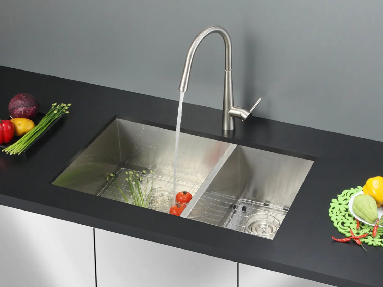 Ruvati 32" Undermount 60/40 Double Bowl Zero Radius 16 Gauge Stainless Steel Kitchen Sink