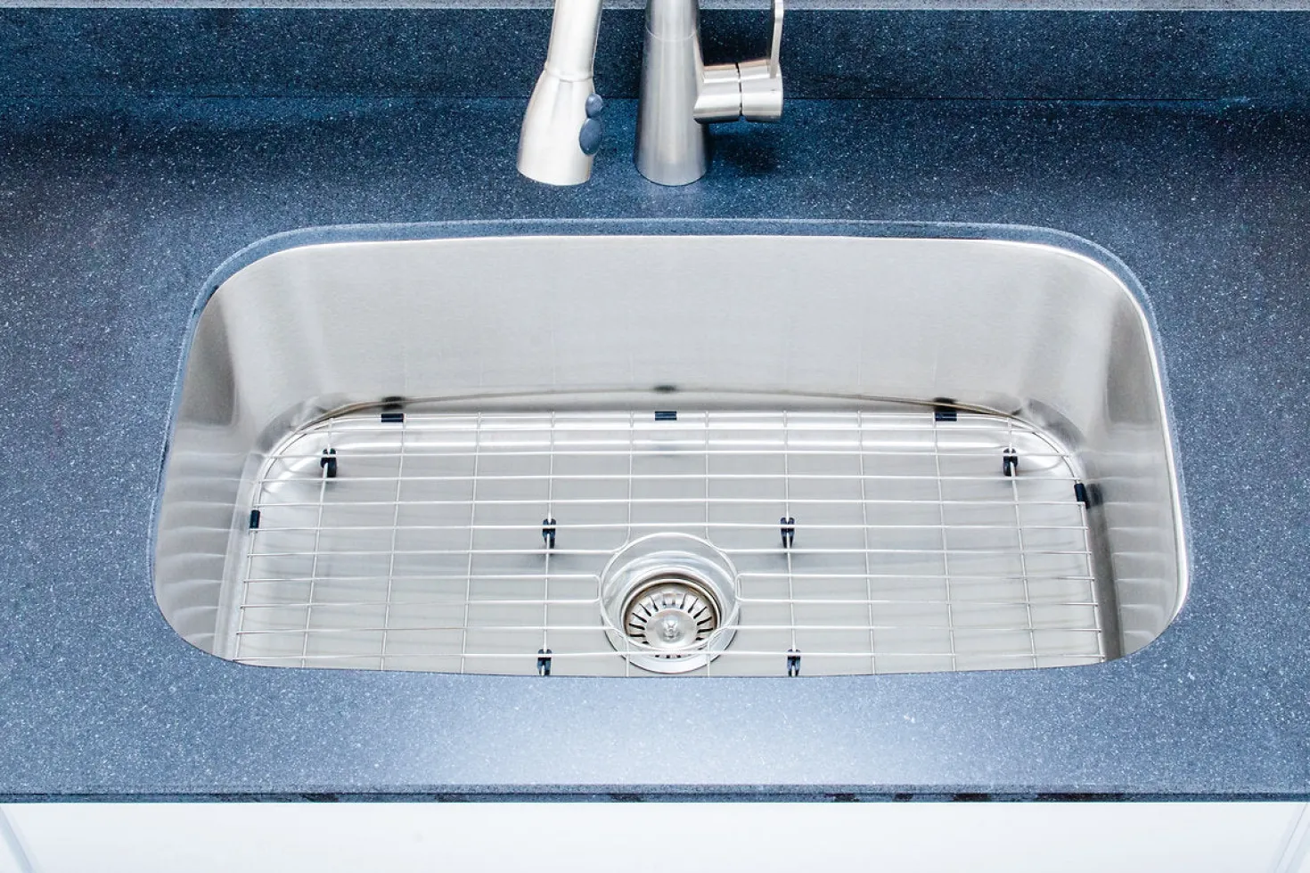 Wells Sinkware 32" 18-Gauge Single Bowl Undermount Stainless Steel Kitchen Sink
