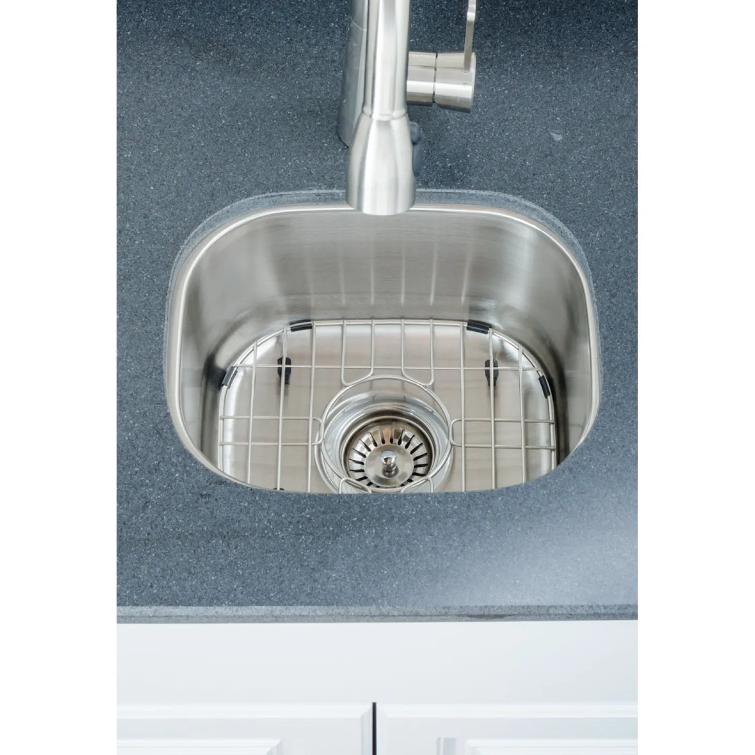 Wells Sinkware 15" 18-Gauge Undermount Single Bowl Stainless Steel Bar Sink with Grid Rack and Strainer