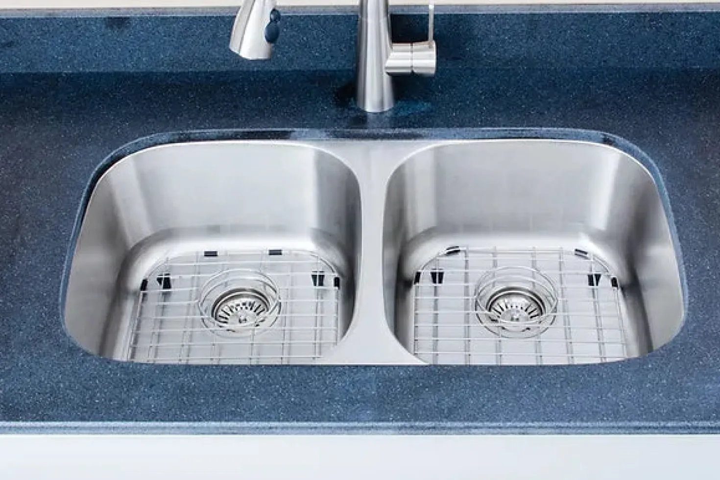 Wells Sinkware 30" 18-Gauge Undermount 50/50 Double Bowl Stainless Steel Kitchen Sink with Grid Rack and Strainer